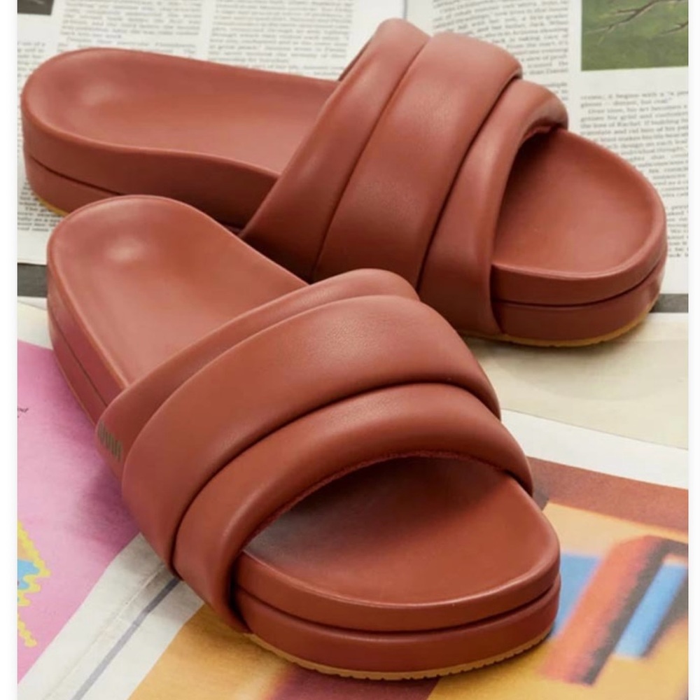 Women's Brown Commbi Leather Slide Sandals